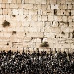 viaje-circuito-israel-tierrasanta-24-Copyright-CURIOSO.PL-Prayers-at-the-Western-Wall,-Jerusalem,-Israel